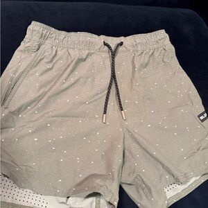 Medium LEGENDS 5” inseam workout shorts dull green splatter